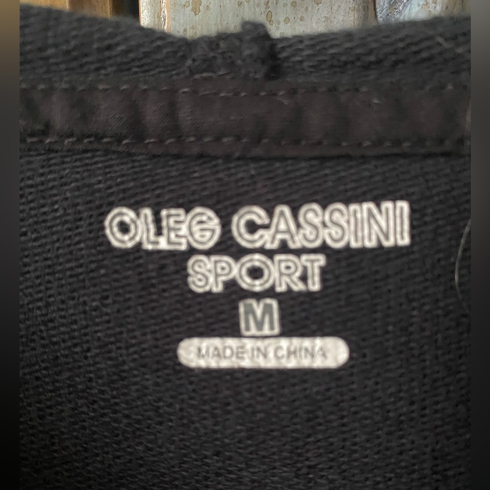 Oleg Cassini Black Sleeveless Hoodie - Picture 5 of 8